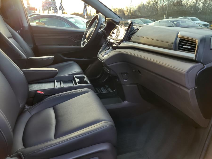 2018 Honda Odyssey EX-L w/Navi/RES Auto, available for sale in Wantagh, New York | Alpine Motors Inc. Wantagh, New York 2018 Honda Odyssey EX-L w/Navi/RES Auto, available for sale in Wantagh, New York | Alpine Motors Inc. Wantagh, New York