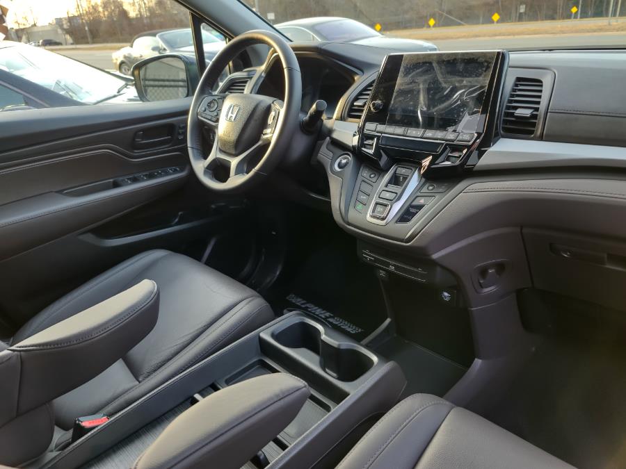 2018 Honda Odyssey EX-L w/Navi/RES Auto, available for sale in Wantagh, New York | Alpine Motors Inc. Wantagh, New York 2018 Honda Odyssey EX-L w/Navi/RES Auto, available for sale in Wantagh, New York | Alpine Motors Inc. Wantagh, New York