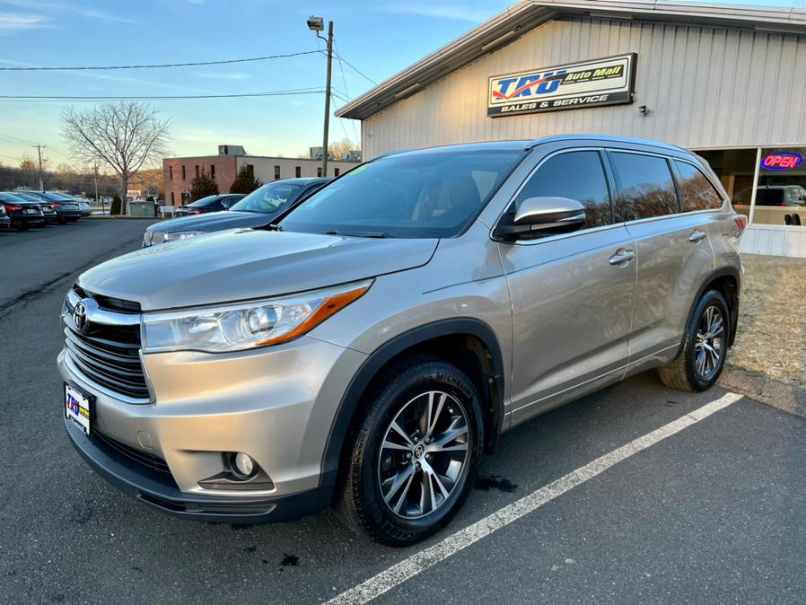 2016 Toyota Highlander AWD 4dr V6 XLE (Natl), available for sale in Berlin, Connecticut | Tru Auto Mall. Berlin, Connecticut