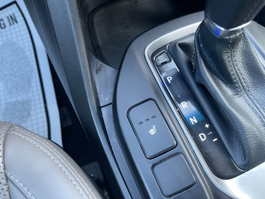 2017 Hyundai Santa Fe Limited 3.3L Auto AWD, available for sale in Paterson, New Jersey | DZ Automall. Paterson, New Jersey 2017 Hyundai Santa Fe Limited 3.3L Auto AWD, available for sale in Paterson, New Jersey | DZ Automall. Paterson, New Jersey