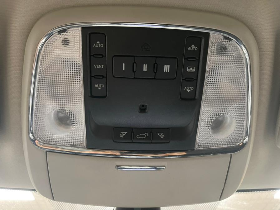 Used Jeep Grand Cherokee 4WD 4dr SRT8 2012 | Power Motors East. Massapequa Park, New York Used Jeep Grand Cherokee 4WD 4dr SRT8 2012 | Power Motors East. Massapequa Park, New York