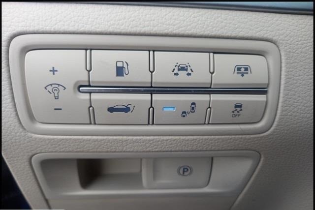 2015 Hyundai Genesis 4dr Sdn V6 3.8L AWD, available for sale in Jamaica, New York | Hillside Used Cars. Jamaica, New York 2015 Hyundai Genesis 4dr Sdn V6 3.8L AWD, available for sale in Jamaica, New York | Hillside Used Cars. Jamaica, New York