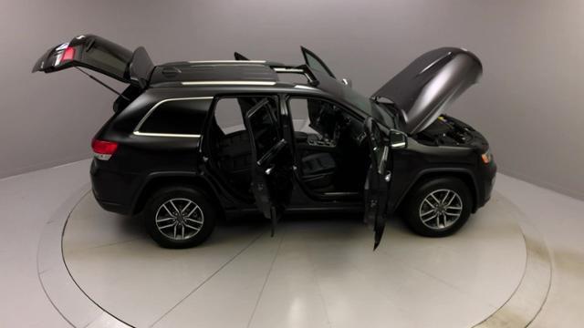 2019 Jeep Grand Cherokee Limited 4x4, available for sale in Naugatuck, Connecticut | J&M Automotive Sls&Svc LLC. Naugatuck, Connecticut 2019 Jeep Grand Cherokee Limited 4x4, available for sale in Naugatuck, Connecticut | J&M Automotive Sls&Svc LLC. Naugatuck, Connecticut