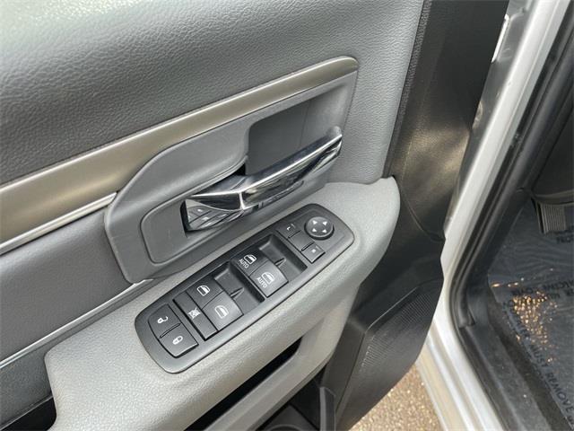 2014 Ram 1500 SLT, available for sale in Stratford, Connecticut | Wiz Leasing Inc. Stratford, Connecticut 2014 Ram 1500 SLT, available for sale in Stratford, Connecticut | Wiz Leasing Inc. Stratford, Connecticut
