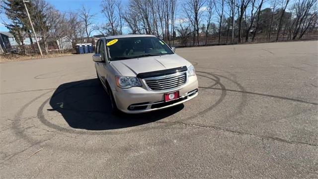 2014 Chrysler Town & Country Touring-L, available for sale in Stratford, Connecticut | Wiz Leasing Inc. Stratford, Connecticut 2014 Chrysler Town & Country Touring-L, available for sale in Stratford, Connecticut | Wiz Leasing Inc. Stratford, Connecticut