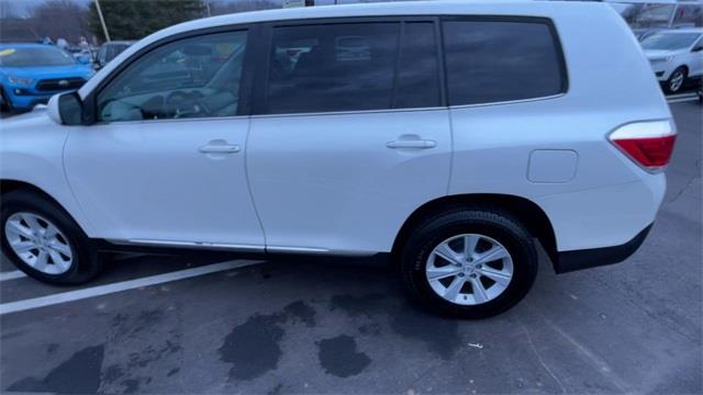 2013 Toyota Highlander Base Plus V6, available for sale in Stratford, Connecticut | Wiz Leasing Inc. Stratford, Connecticut 2013 Toyota Highlander Base Plus V6, available for sale in Stratford, Connecticut | Wiz Leasing Inc. Stratford, Connecticut