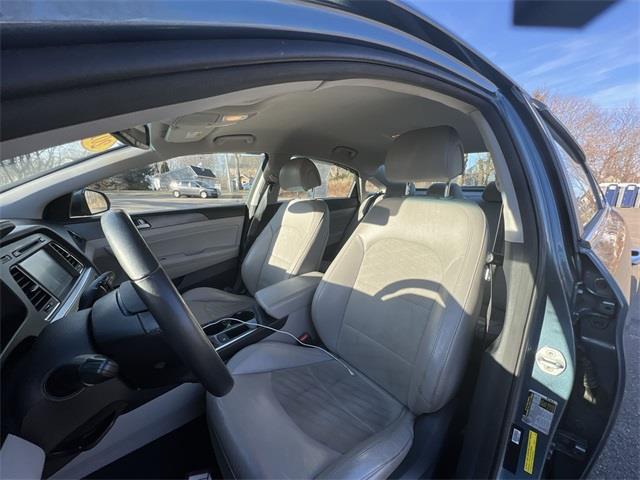 2015 Hyundai Sonata Sport, available for sale in Stratford, Connecticut | Wiz Leasing Inc. Stratford, Connecticut 2015 Hyundai Sonata Sport, available for sale in Stratford, Connecticut | Wiz Leasing Inc. Stratford, Connecticut
