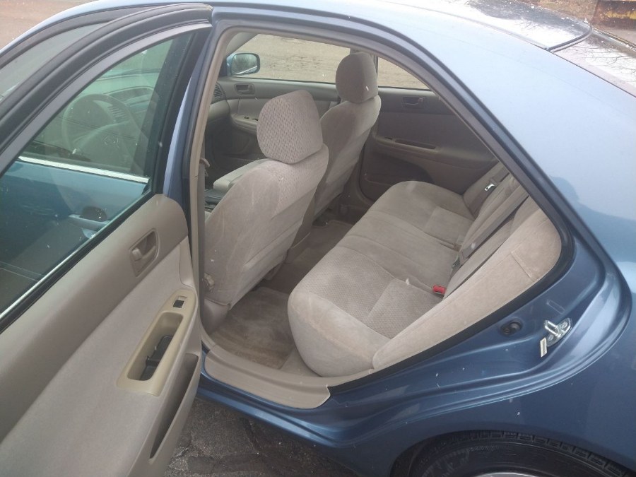 Used Toyota Camry 4dr Sdn LE Auto (Natl) 2003 | Wholesale Motorcars LLC. Newington, Connecticut Used Toyota Camry 4dr Sdn LE Auto (Natl) 2003 | Wholesale Motorcars LLC. Newington, Connecticut