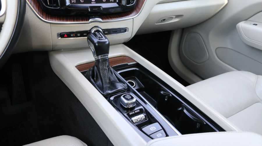 Used Volvo XC60 T6 AWD Momentum 2021 | Inman Motors Sales. Medford, Massachusetts Used Volvo XC60 T6 AWD Momentum 2021 | Inman Motors Sales. Medford, Massachusetts