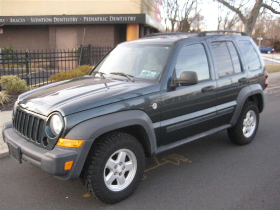 2006 Jeep Liberty Sport 4dr SUV 4WD, available for sale in Massapequa, New York | Rite Choice Auto Inc.. Massapequa, New York