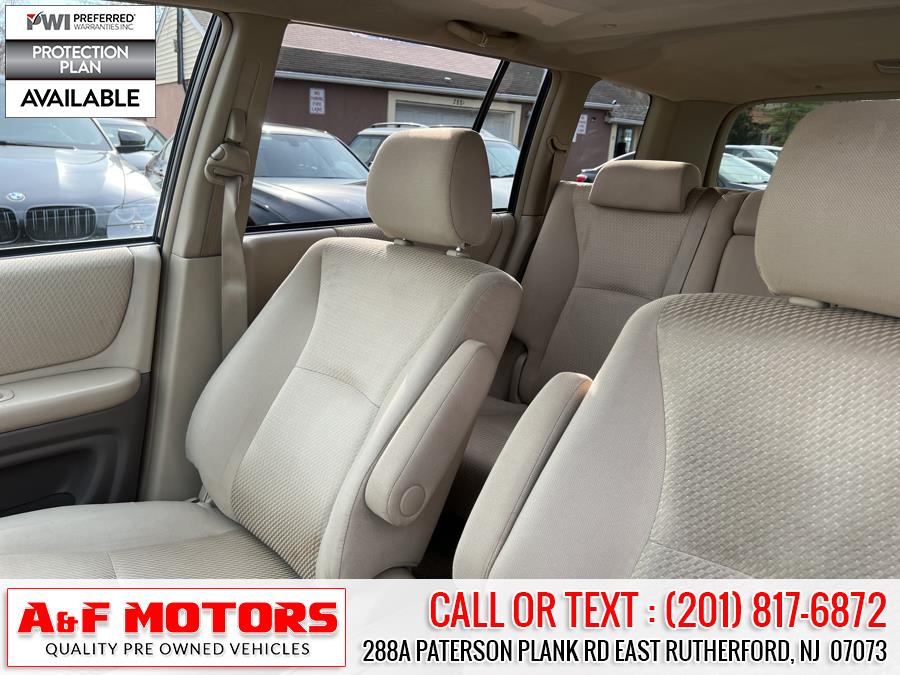 Used Toyota Highlander 4dr 4-Cyl 4WD 2005 | A&F Motors LLC. East Rutherford, New Jersey Used Toyota Highlander 4dr 4-Cyl 4WD 2005 | A&F Motors LLC. East Rutherford, New Jersey