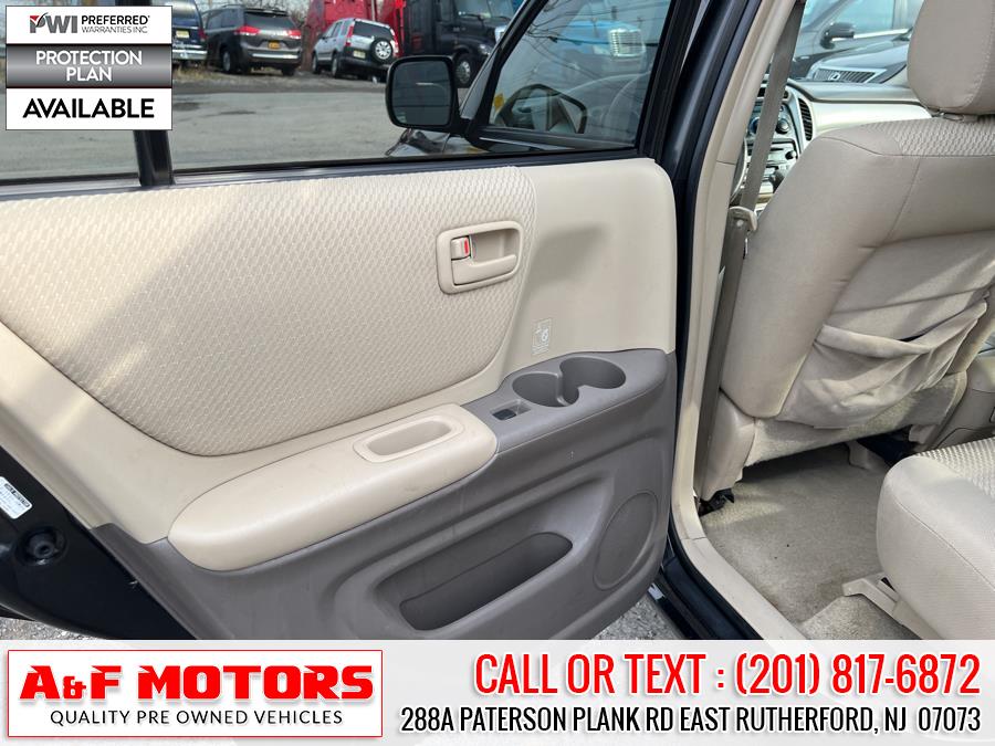Used Toyota Highlander 4dr 4-Cyl 4WD 2005 | A&F Motors LLC. East Rutherford, New Jersey Used Toyota Highlander 4dr 4-Cyl 4WD 2005 | A&F Motors LLC. East Rutherford, New Jersey