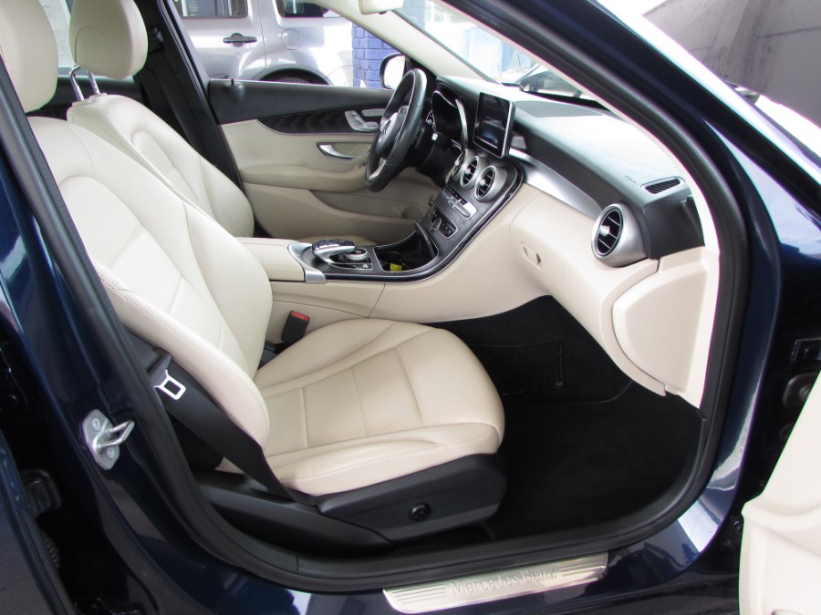 Used Mercedes-Benz C-Class 4dr Sdn C300 Luxury RWD 2016 | VIP Auto Enterprise, Inc. Orlando, Florida Used Mercedes-Benz C-Class 4dr Sdn C300 Luxury RWD 2016 | VIP Auto Enterprise, Inc. Orlando, Florida
