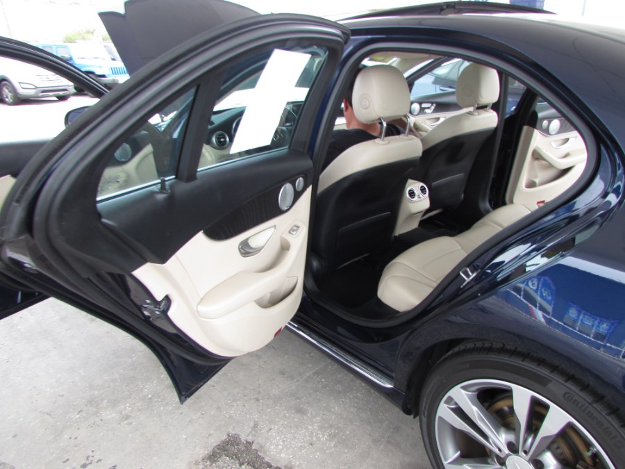Used Mercedes-Benz C-Class 4dr Sdn C300 Luxury RWD 2016 | VIP Auto Enterprise, Inc. Orlando, Florida Used Mercedes-Benz C-Class 4dr Sdn C300 Luxury RWD 2016 | VIP Auto Enterprise, Inc. Orlando, Florida