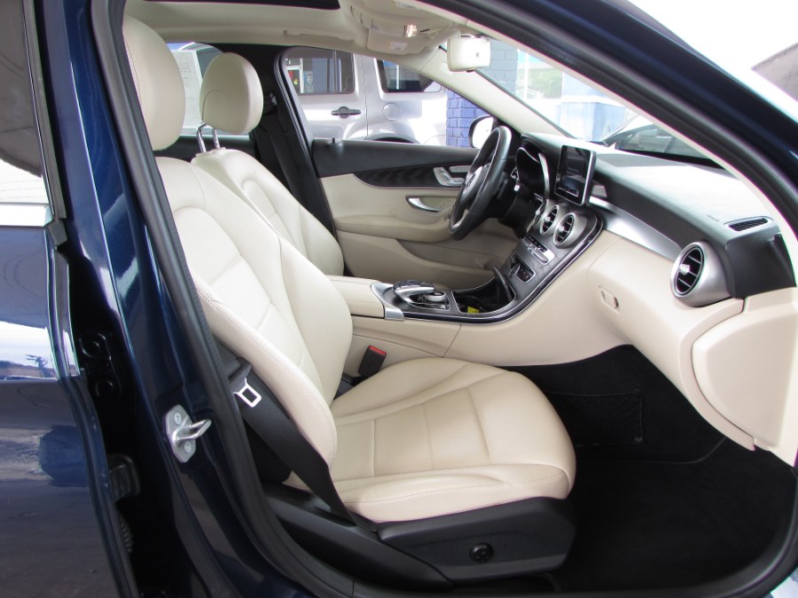 Used Mercedes-Benz C-Class 4dr Sdn C300 Luxury RWD 2016 | VIP Auto Enterprise, Inc. Orlando, Florida Used Mercedes-Benz C-Class 4dr Sdn C300 Luxury RWD 2016 | VIP Auto Enterprise, Inc. Orlando, Florida