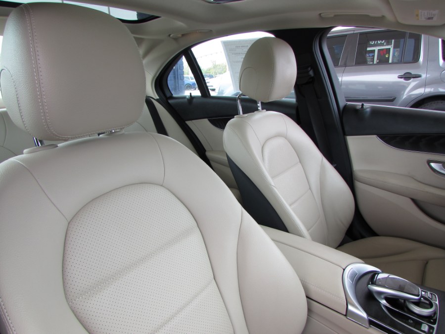Used Mercedes-Benz C-Class 4dr Sdn C300 Luxury RWD 2016 | VIP Auto Enterprise, Inc. Orlando, Florida Used Mercedes-Benz C-Class 4dr Sdn C300 Luxury RWD 2016 | VIP Auto Enterprise, Inc. Orlando, Florida