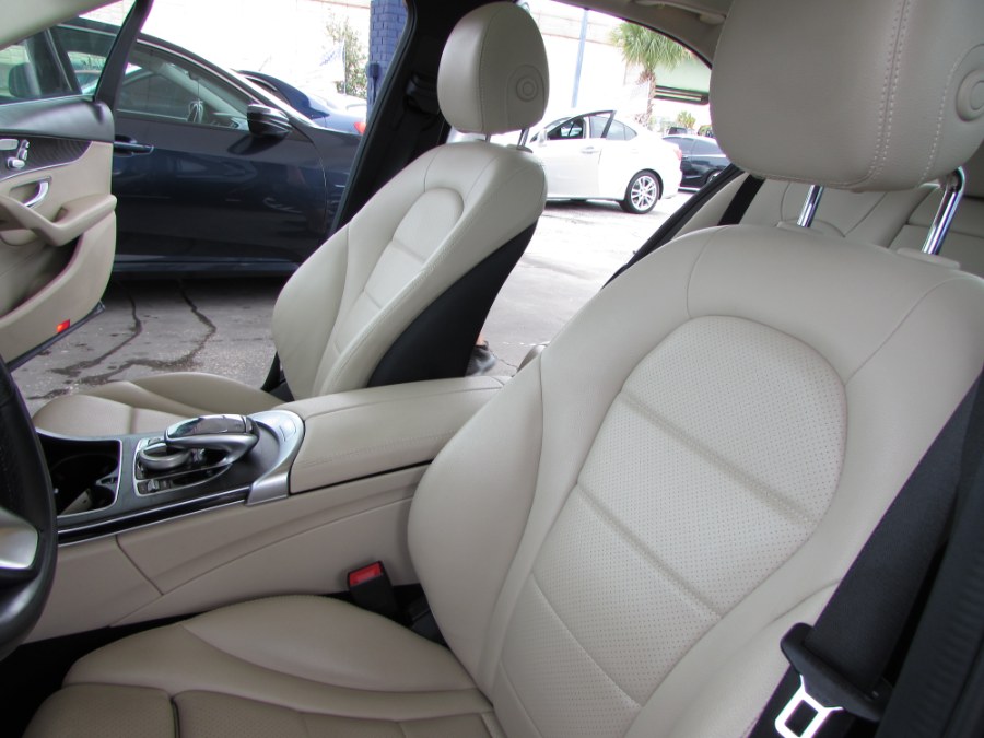 Used Mercedes-Benz C-Class 4dr Sdn C300 Luxury RWD 2016 | VIP Auto Enterprise, Inc. Orlando, Florida Used Mercedes-Benz C-Class 4dr Sdn C300 Luxury RWD 2016 | VIP Auto Enterprise, Inc. Orlando, Florida