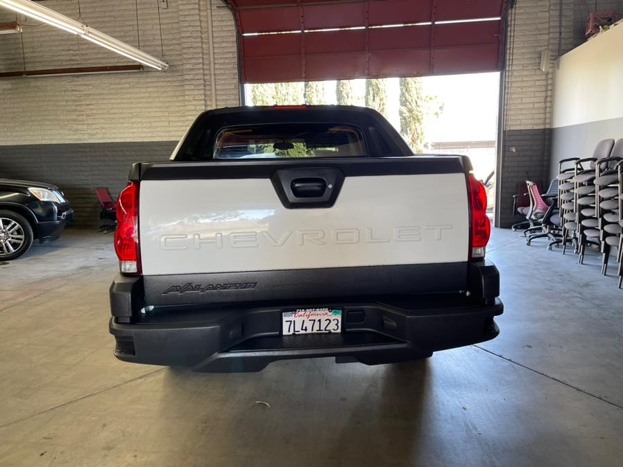 2004 Chevrolet Avalanche 1500 5dr Crew Cab 130" WB Z66, available for sale in Garden Grove, California | U Save Auto Auction. Garden Grove, California 2004 Chevrolet Avalanche 1500 5dr Crew Cab 130" WB Z66, available for sale in Garden Grove, California | U Save Auto Auction. Garden Grove, California
