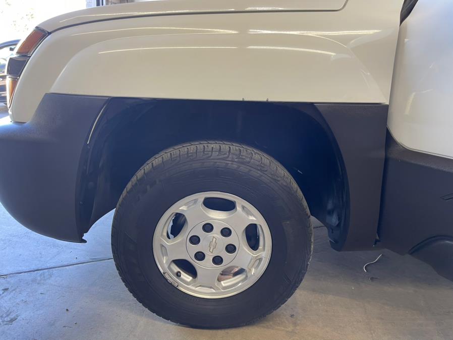 2004 Chevrolet Avalanche 1500 5dr Crew Cab 130" WB Z66, available for sale in Garden Grove, California | U Save Auto Auction. Garden Grove, California 2004 Chevrolet Avalanche 1500 5dr Crew Cab 130" WB Z66, available for sale in Garden Grove, California | U Save Auto Auction. Garden Grove, California