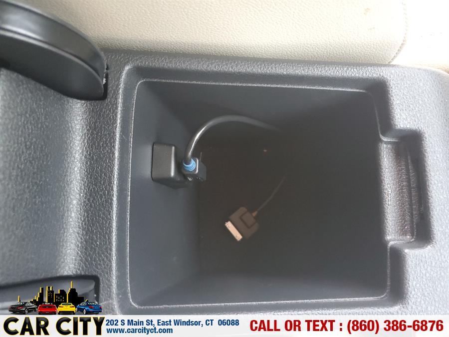 2014 Volkswagen Jetta Sedan 4dr Auto SE PZEV, available for sale in East Windsor, Connecticut | Car City LLC. East Windsor, Connecticut 2014 Volkswagen Jetta Sedan 4dr Auto SE PZEV, available for sale in East Windsor, Connecticut | Car City LLC. East Windsor, Connecticut