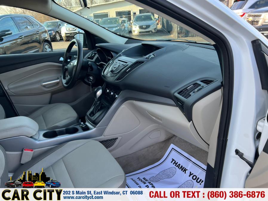 2015 Ford Escape 4WD 4dr SE, available for sale in East Windsor, Connecticut | Car City LLC. East Windsor, Connecticut 2015 Ford Escape 4WD 4dr SE, available for sale in East Windsor, Connecticut | Car City LLC. East Windsor, Connecticut