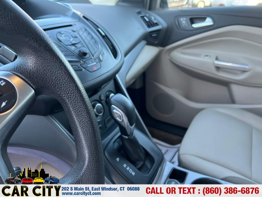 2015 Ford Escape 4WD 4dr SE, available for sale in East Windsor, Connecticut | Car City LLC. East Windsor, Connecticut 2015 Ford Escape 4WD 4dr SE, available for sale in East Windsor, Connecticut | Car City LLC. East Windsor, Connecticut