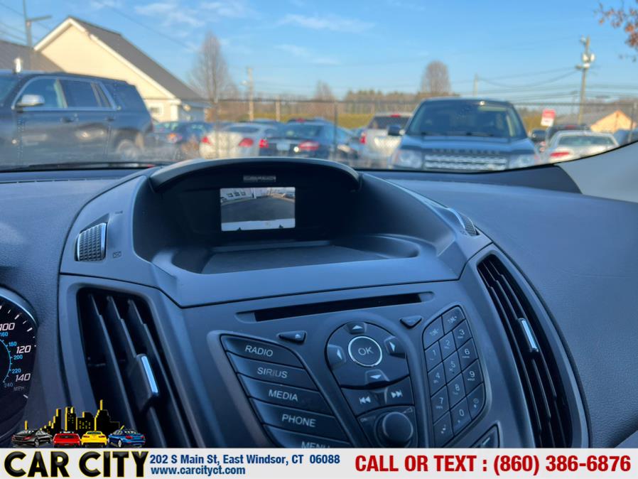 2015 Ford Escape 4WD 4dr SE, available for sale in East Windsor, Connecticut | Car City LLC. East Windsor, Connecticut 2015 Ford Escape 4WD 4dr SE, available for sale in East Windsor, Connecticut | Car City LLC. East Windsor, Connecticut
