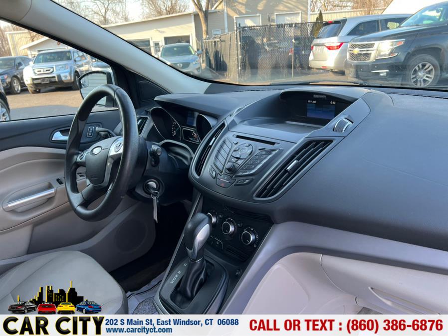 2015 Ford Escape 4WD 4dr SE, available for sale in East Windsor, Connecticut | Car City LLC. East Windsor, Connecticut 2015 Ford Escape 4WD 4dr SE, available for sale in East Windsor, Connecticut | Car City LLC. East Windsor, Connecticut