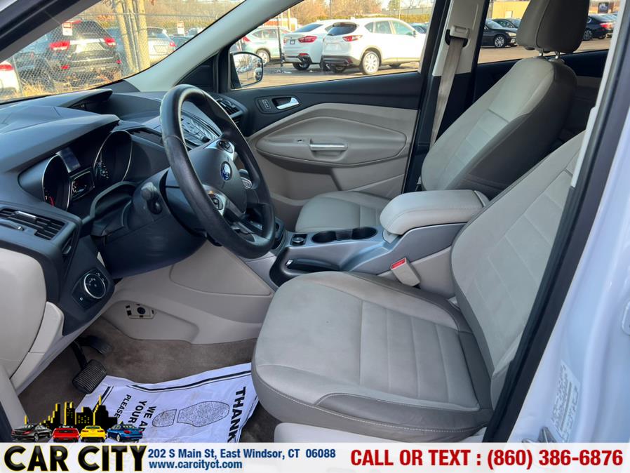 2015 Ford Escape 4WD 4dr SE, available for sale in East Windsor, Connecticut | Car City LLC. East Windsor, Connecticut 2015 Ford Escape 4WD 4dr SE, available for sale in East Windsor, Connecticut | Car City LLC. East Windsor, Connecticut