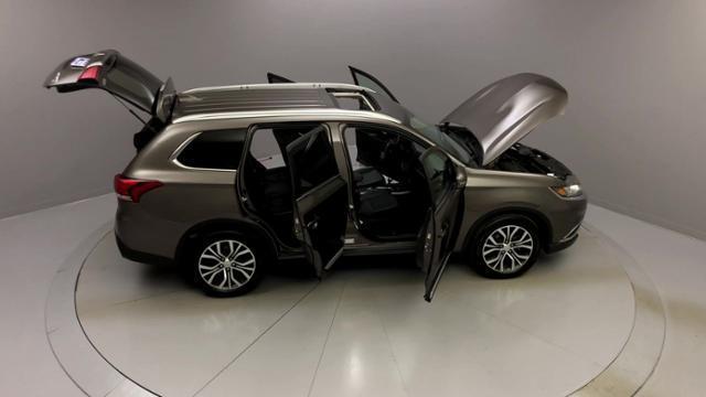 2017 Mitsubishi Outlander SEL S-AWC, available for sale in Naugatuck, Connecticut | J&M Automotive Sls&Svc LLC. Naugatuck, Connecticut 2017 Mitsubishi Outlander SEL S-AWC, available for sale in Naugatuck, Connecticut | J&M Automotive Sls&Svc LLC. Naugatuck, Connecticut