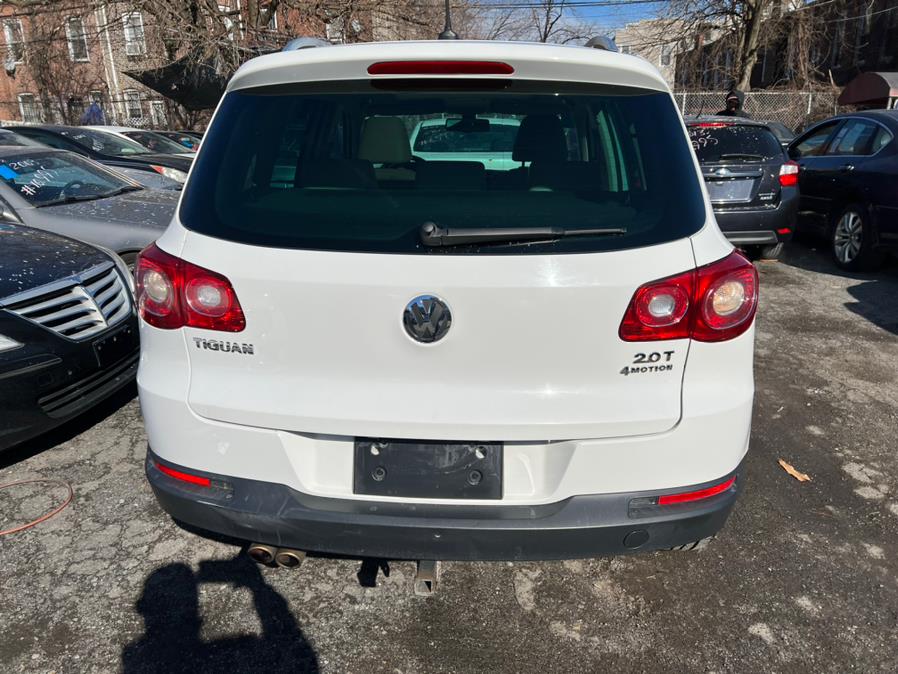 2011 Volkswagen Tiguan 4WD 4dr SE 4Motion wSunroof & Navi, available for sale in Brooklyn, New York | Atlantic Used Car Sales. Brooklyn, New York 2011 Volkswagen Tiguan 4WD 4dr SE 4Motion wSunroof & Navi, available for sale in Brooklyn, New York | Atlantic Used Car Sales. Brooklyn, New York