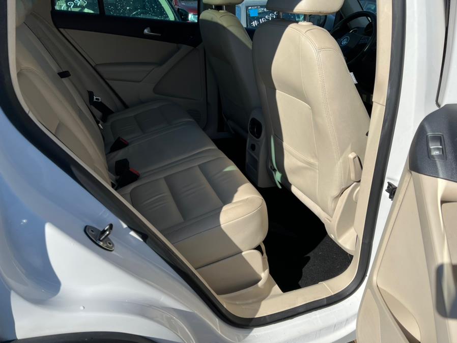 2011 Volkswagen Tiguan 4WD 4dr SE 4Motion wSunroof & Navi, available for sale in Brooklyn, New York | Atlantic Used Car Sales. Brooklyn, New York 2011 Volkswagen Tiguan 4WD 4dr SE 4Motion wSunroof & Navi, available for sale in Brooklyn, New York | Atlantic Used Car Sales. Brooklyn, New York