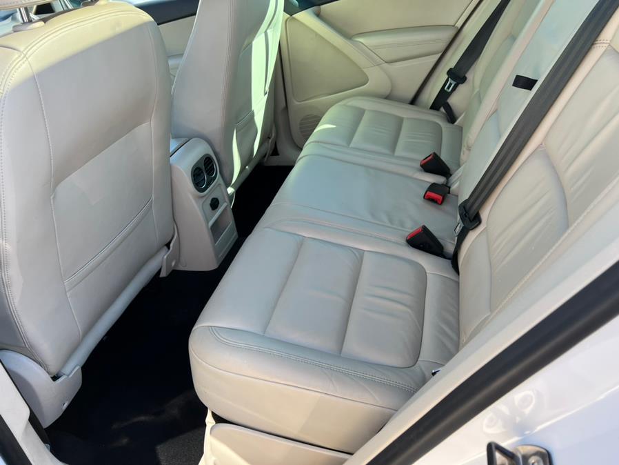 2011 Volkswagen Tiguan 4WD 4dr SE 4Motion wSunroof & Navi, available for sale in Brooklyn, New York | Atlantic Used Car Sales. Brooklyn, New York 2011 Volkswagen Tiguan 4WD 4dr SE 4Motion wSunroof & Navi, available for sale in Brooklyn, New York | Atlantic Used Car Sales. Brooklyn, New York