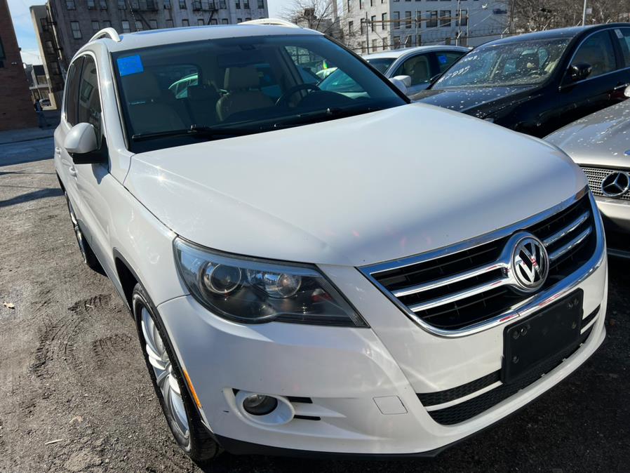 2011 Volkswagen Tiguan 4WD 4dr SE 4Motion wSunroof & Navi, available for sale in Brooklyn, New York | Atlantic Used Car Sales. Brooklyn, New York 2011 Volkswagen Tiguan 4WD 4dr SE 4Motion wSunroof & Navi, available for sale in Brooklyn, New York | Atlantic Used Car Sales. Brooklyn, New York