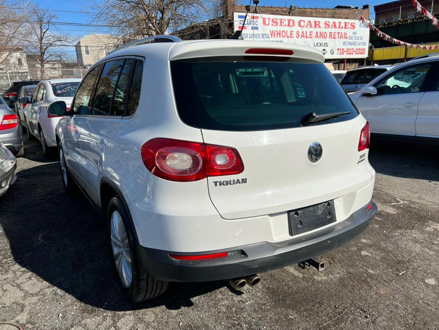 2011 Volkswagen Tiguan 4WD 4dr SE 4Motion wSunroof & Navi, available for sale in Brooklyn, New York | Atlantic Used Car Sales. Brooklyn, New York 2011 Volkswagen Tiguan 4WD 4dr SE 4Motion wSunroof & Navi, available for sale in Brooklyn, New York | Atlantic Used Car Sales. Brooklyn, New York