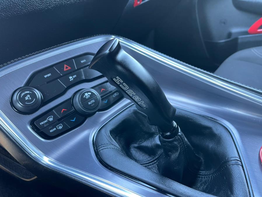 2015 Dodge Challenger 2dr Cpe R/T, available for sale in South Windsor, Connecticut | Mike And Tony Auto Sales, Inc. South Windsor, Connecticut 2015 Dodge Challenger 2dr Cpe R/T, available for sale in South Windsor, Connecticut | Mike And Tony Auto Sales, Inc. South Windsor, Connecticut