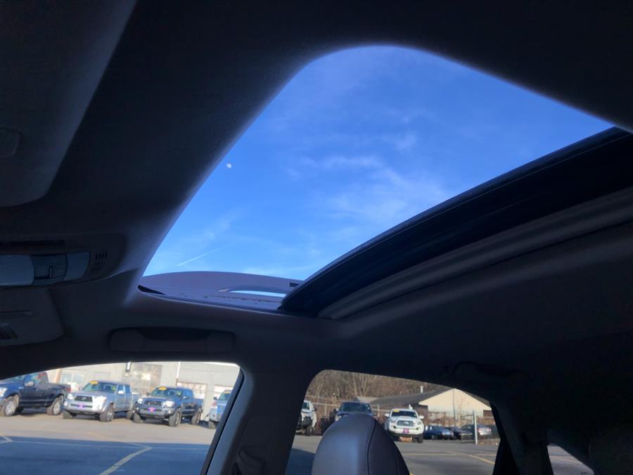 2015 Lexus RX 350 AWD 4dr w/NAV, available for sale in Waterbury, Connecticut | National Auto Brokers, Inc.. Waterbury, Connecticut 2015 Lexus RX 350 AWD 4dr w/NAV, available for sale in Waterbury, Connecticut | National Auto Brokers, Inc.. Waterbury, Connecticut