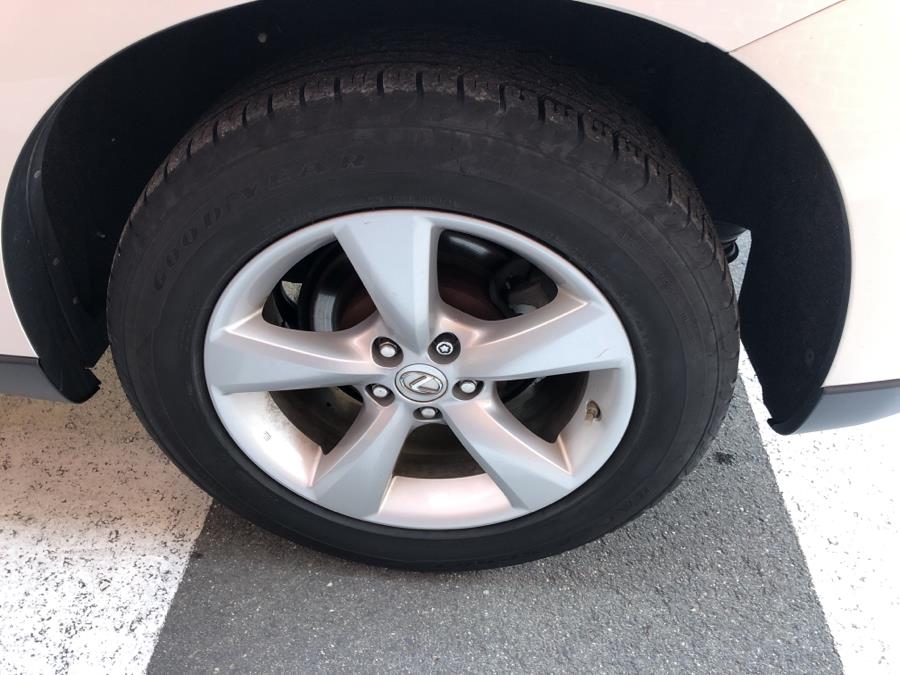 2015 Lexus RX 350 AWD 4dr w/NAV, available for sale in Waterbury, Connecticut | National Auto Brokers, Inc.. Waterbury, Connecticut 2015 Lexus RX 350 AWD 4dr w/NAV, available for sale in Waterbury, Connecticut | National Auto Brokers, Inc.. Waterbury, Connecticut