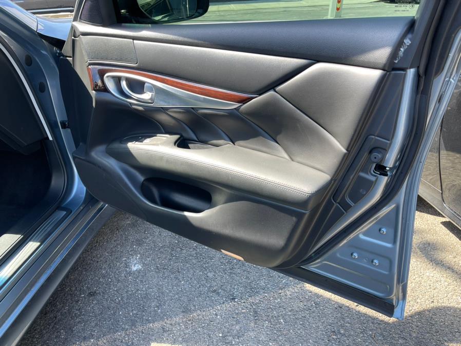 2018 INFINITI Q70 3.7 LUXE RWD, available for sale in Jamaica, New York | Sunrise Autoland. Jamaica, New York 2018 INFINITI Q70 3.7 LUXE RWD, available for sale in Jamaica, New York | Sunrise Autoland. Jamaica, New York