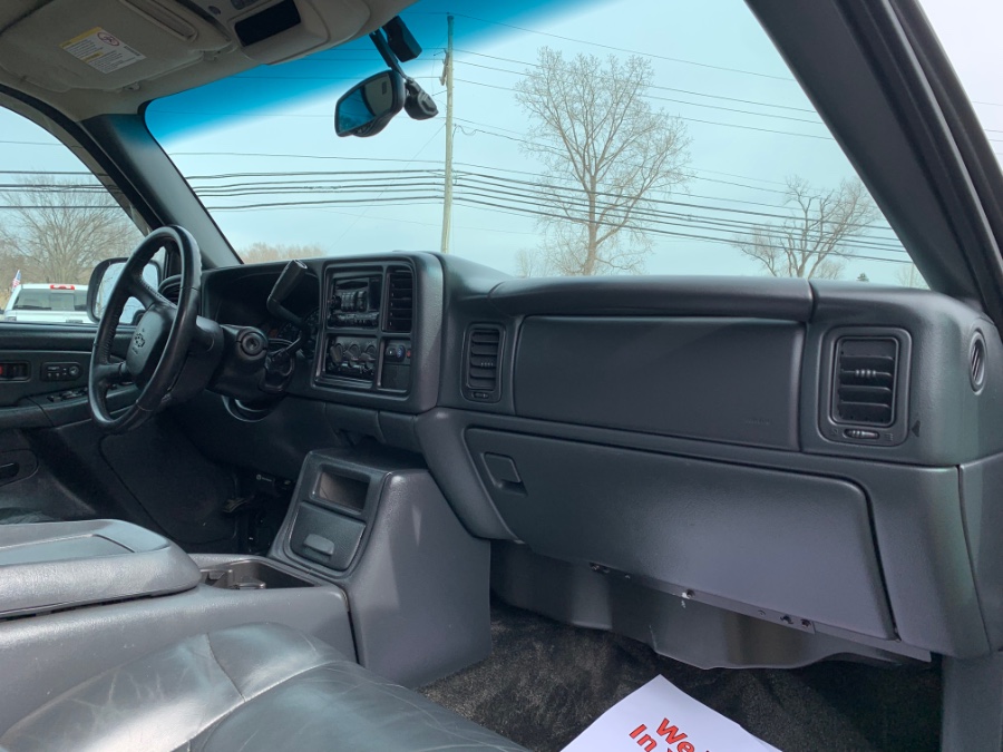 Used Chevrolet Avalanche 2500 5dr Crew Cab 130" WB 4WD 2002 | Marsh Auto Sales LLC. Ortonville, Michigan Used Chevrolet Avalanche 2500 5dr Crew Cab 130" WB 4WD 2002 | Marsh Auto Sales LLC. Ortonville, Michigan
