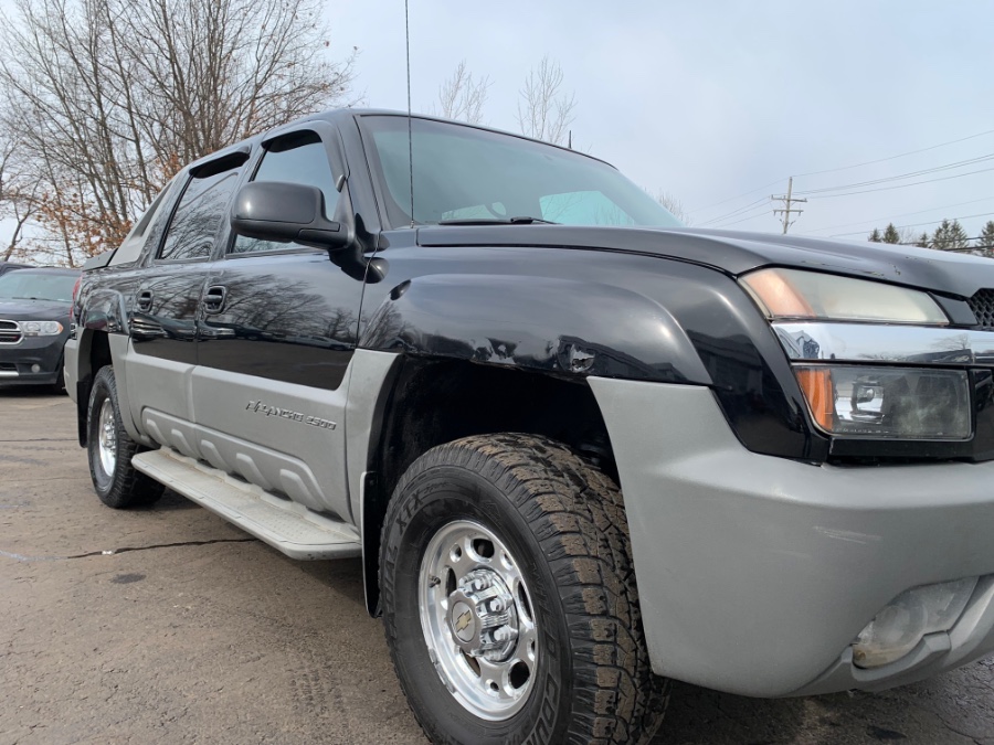 Used Chevrolet Avalanche 2500 5dr Crew Cab 130" WB 4WD 2002 | Marsh Auto Sales LLC. Ortonville, Michigan Used Chevrolet Avalanche 2500 5dr Crew Cab 130" WB 4WD 2002 | Marsh Auto Sales LLC. Ortonville, Michigan