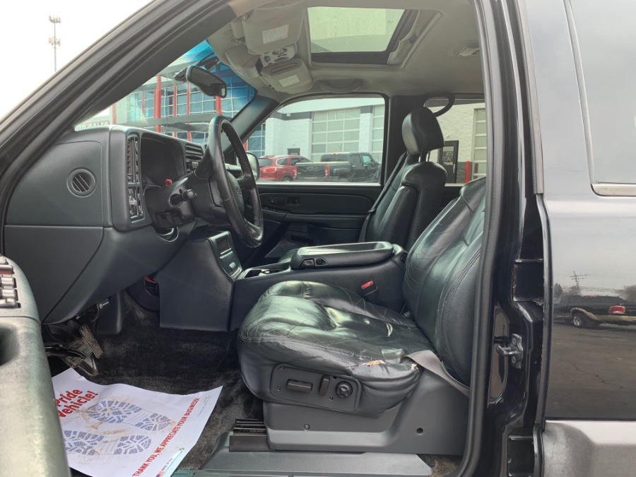 Used Chevrolet Avalanche 2500 5dr Crew Cab 130" WB 4WD 2002 | Marsh Auto Sales LLC. Ortonville, Michigan Used Chevrolet Avalanche 2500 5dr Crew Cab 130" WB 4WD 2002 | Marsh Auto Sales LLC. Ortonville, Michigan