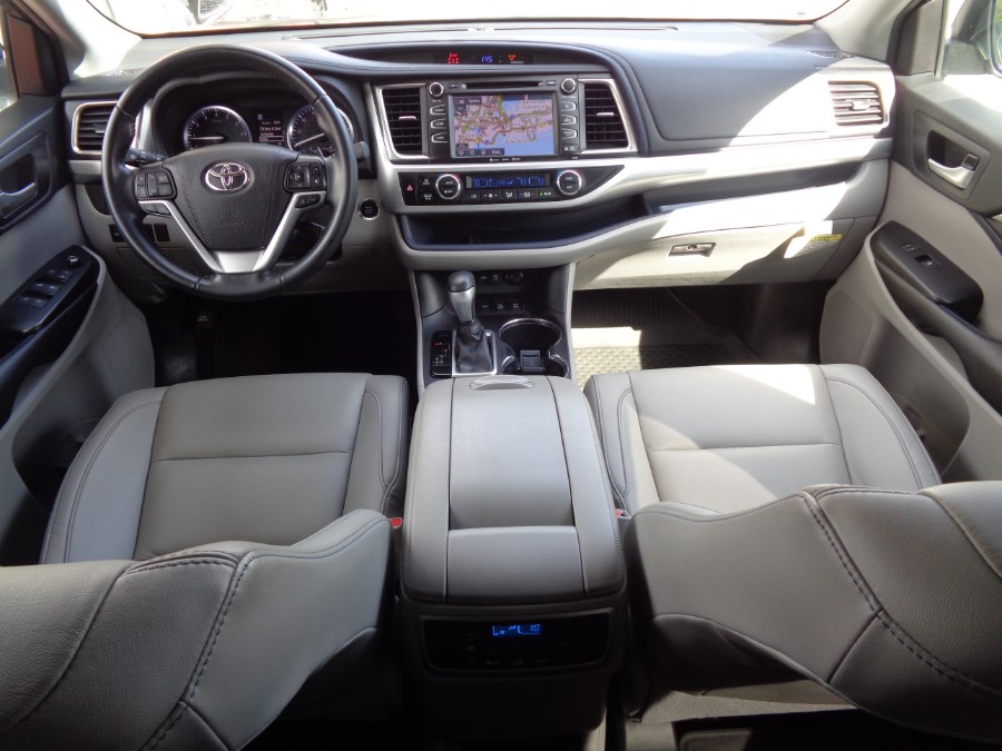 Used Toyota Highlander AWD XLE 2019 | Top Speed Motors LLC. Jamaica, New York Used Toyota Highlander AWD XLE 2019 | Top Speed Motors LLC. Jamaica, New York