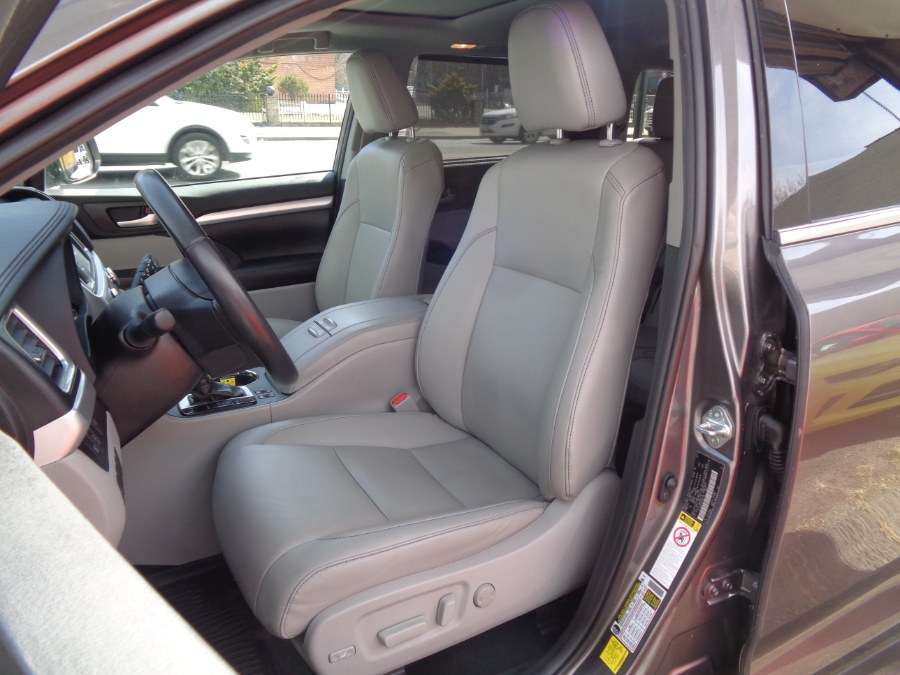 Used Toyota Highlander AWD XLE 2019 | Top Speed Motors LLC. Jamaica, New York Used Toyota Highlander AWD XLE 2019 | Top Speed Motors LLC. Jamaica, New York