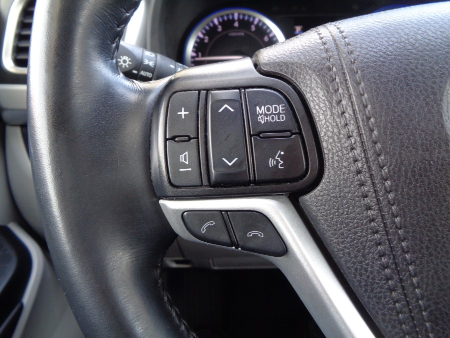Used Toyota Highlander AWD XLE 2019 | Top Speed Motors LLC. Jamaica, New York Used Toyota Highlander AWD XLE 2019 | Top Speed Motors LLC. Jamaica, New York