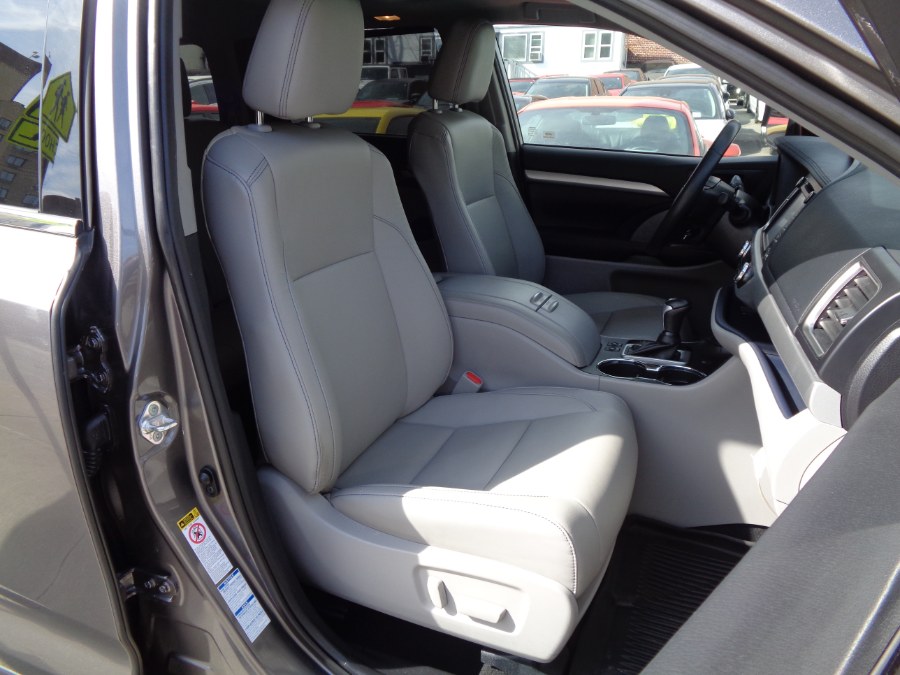 Used Toyota Highlander AWD XLE 2019 | Top Speed Motors LLC. Jamaica, New York Used Toyota Highlander AWD XLE 2019 | Top Speed Motors LLC. Jamaica, New York