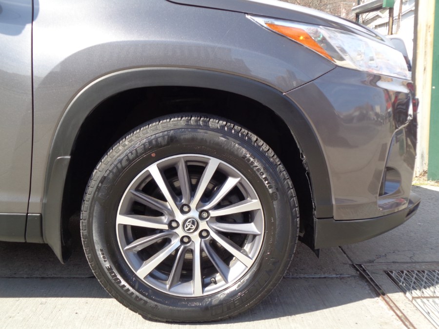 Used Toyota Highlander AWD XLE 2019 | Top Speed Motors LLC. Jamaica, New York Used Toyota Highlander AWD XLE 2019 | Top Speed Motors LLC. Jamaica, New York