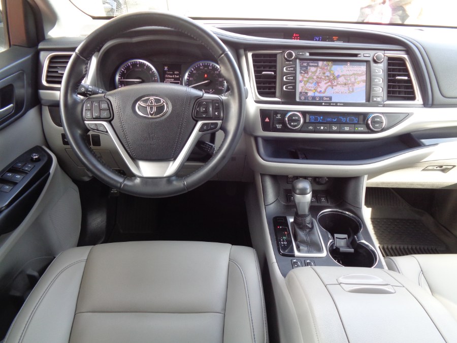Used Toyota Highlander AWD XLE 2019 | Top Speed Motors LLC. Jamaica, New York Used Toyota Highlander AWD XLE 2019 | Top Speed Motors LLC. Jamaica, New York
