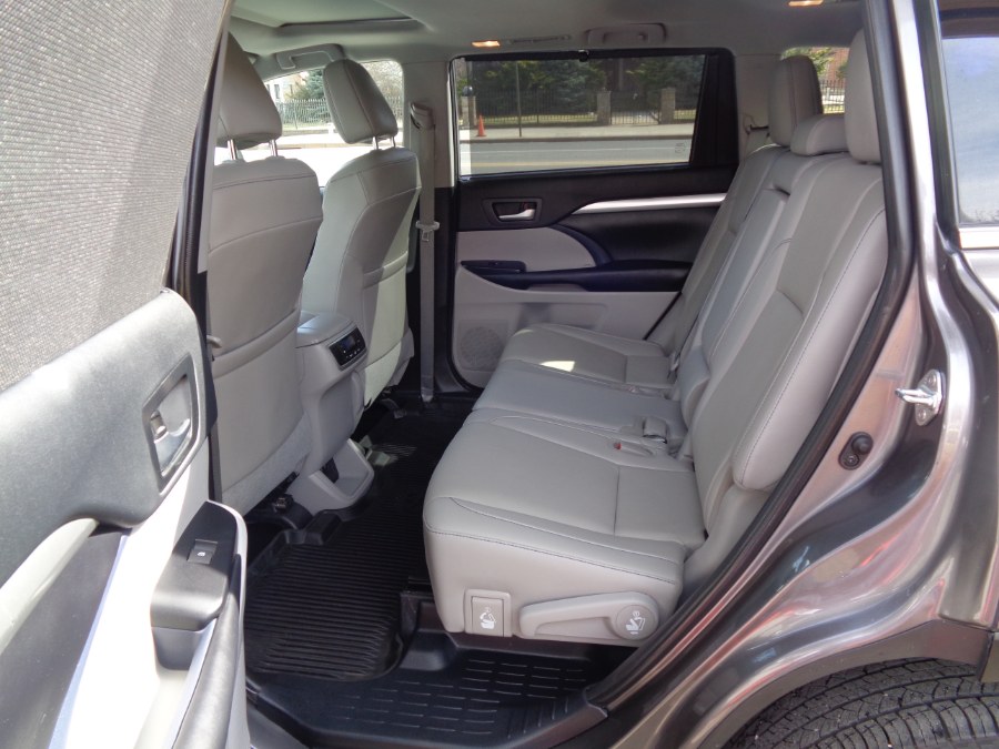 Used Toyota Highlander AWD XLE 2019 | Top Speed Motors LLC. Jamaica, New York Used Toyota Highlander AWD XLE 2019 | Top Speed Motors LLC. Jamaica, New York