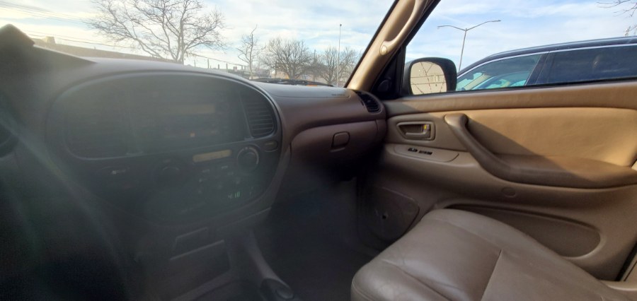 Used Toyota Sequoia 4dr SR5 (SE) 2002 | Rubber Bros Auto World. Brooklyn, New York Used Toyota Sequoia 4dr SR5 (SE) 2002 | Rubber Bros Auto World. Brooklyn, New York